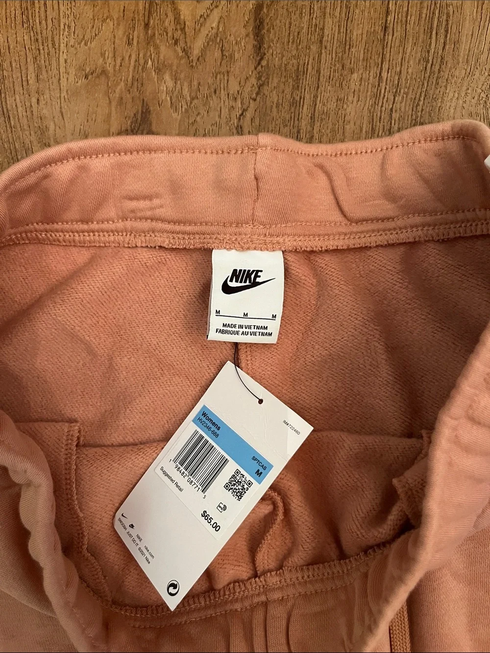 NWT Nike Sportswear Club Fleece Graphic Joggers